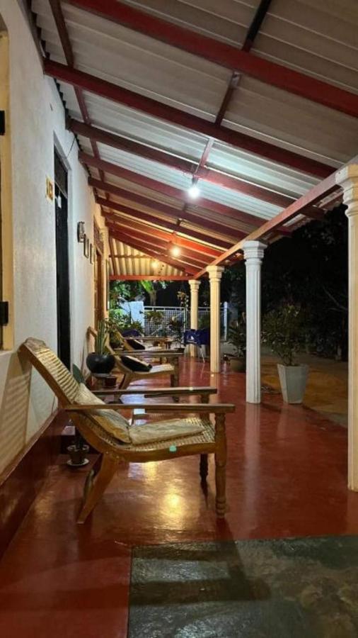 Lake House Homestay Anuradhapura Eksteriør billede
