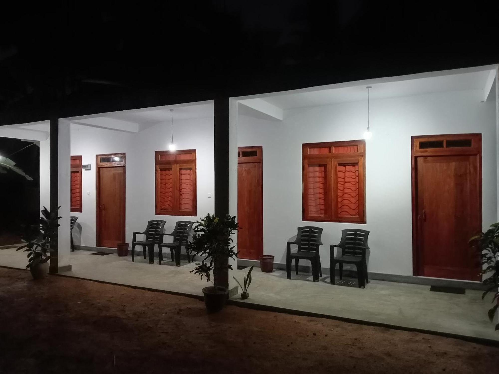 Lake House Homestay Anuradhapura Eksteriør billede