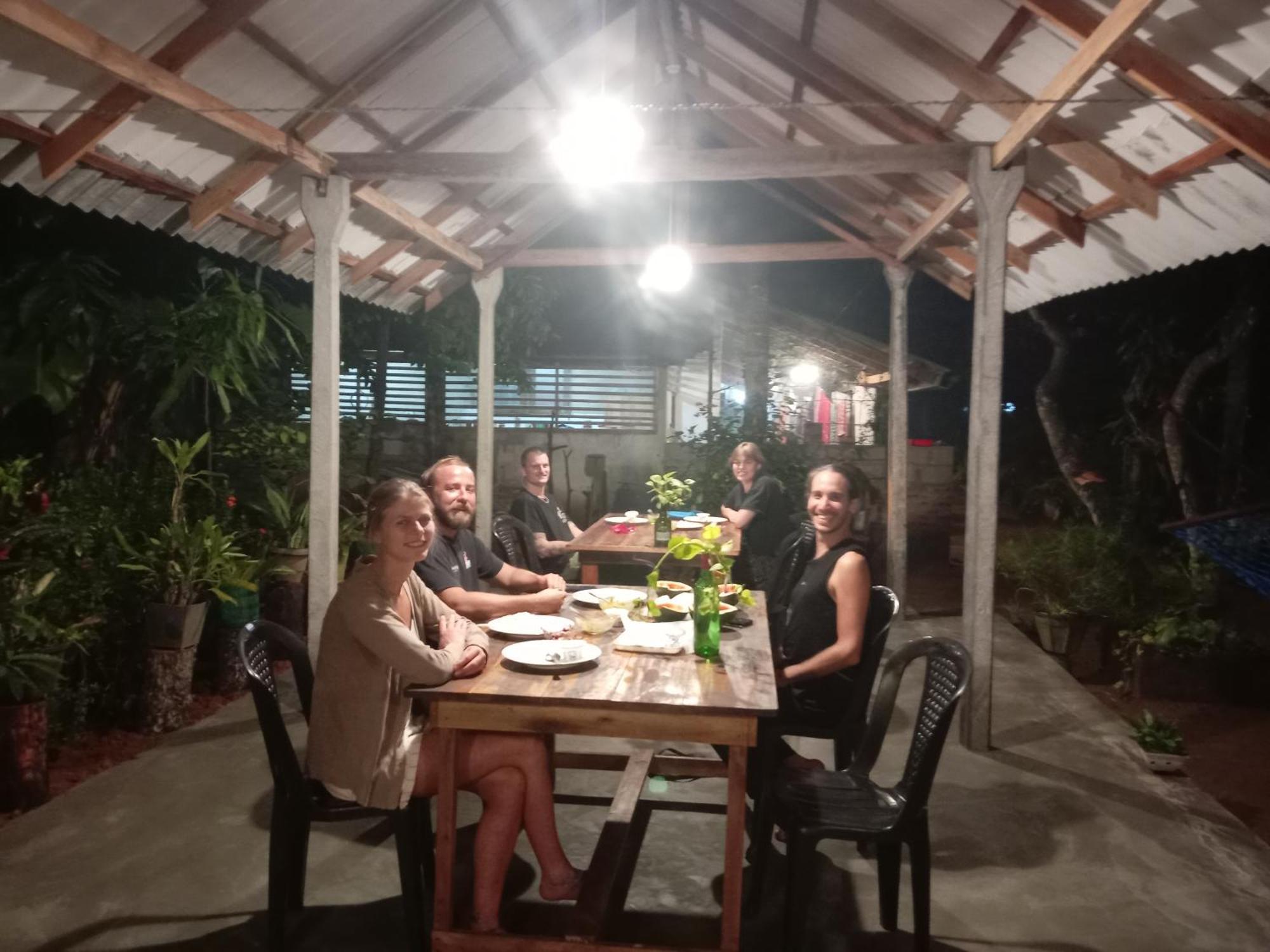 Lake House Homestay Anuradhapura Eksteriør billede