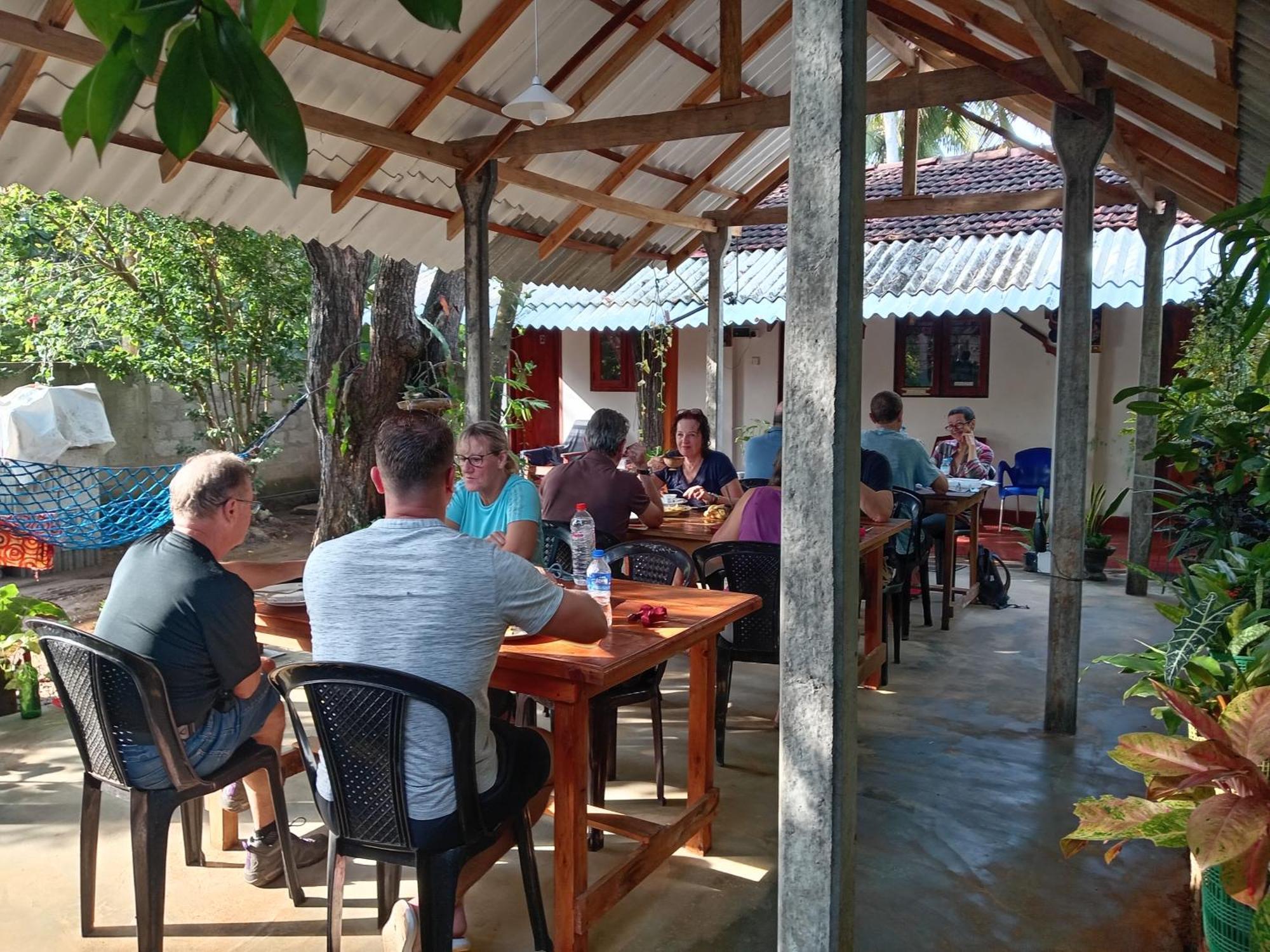 Lake House Homestay Anuradhapura Eksteriør billede