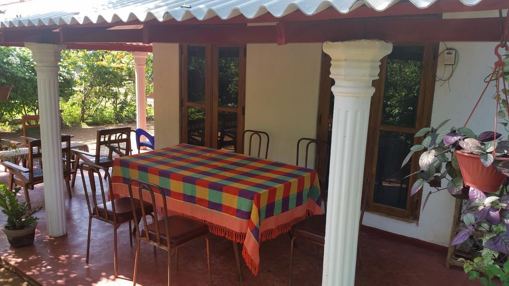 Lake House Homestay Anuradhapura Eksteriør billede