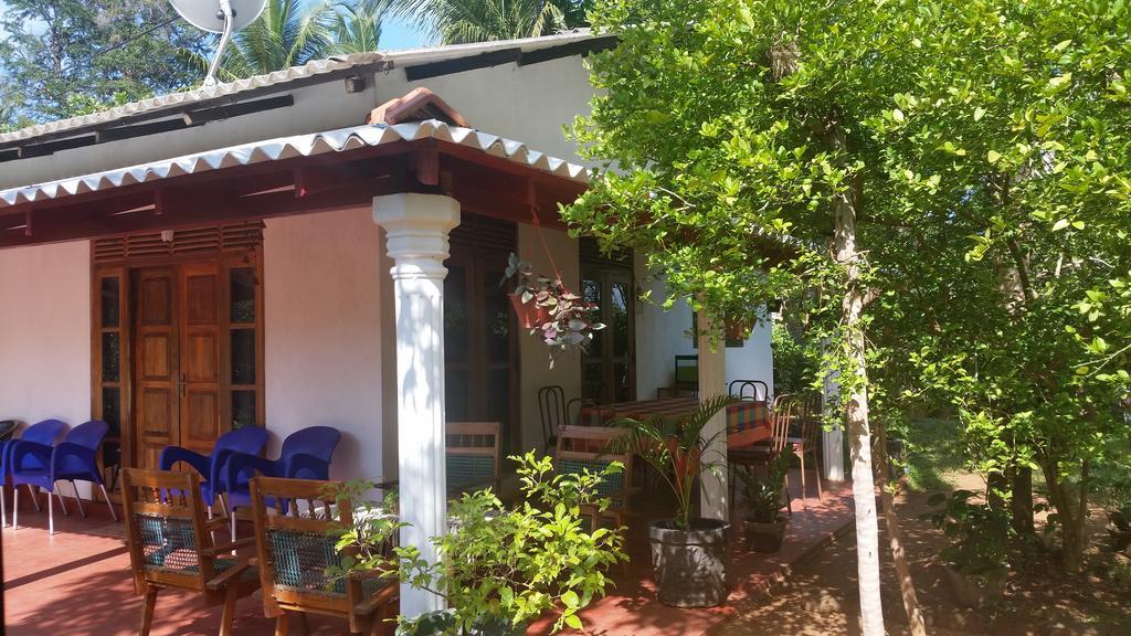 Lake House Homestay Anuradhapura Eksteriør billede