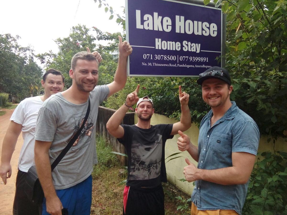 Lake House Homestay Anuradhapura Eksteriør billede