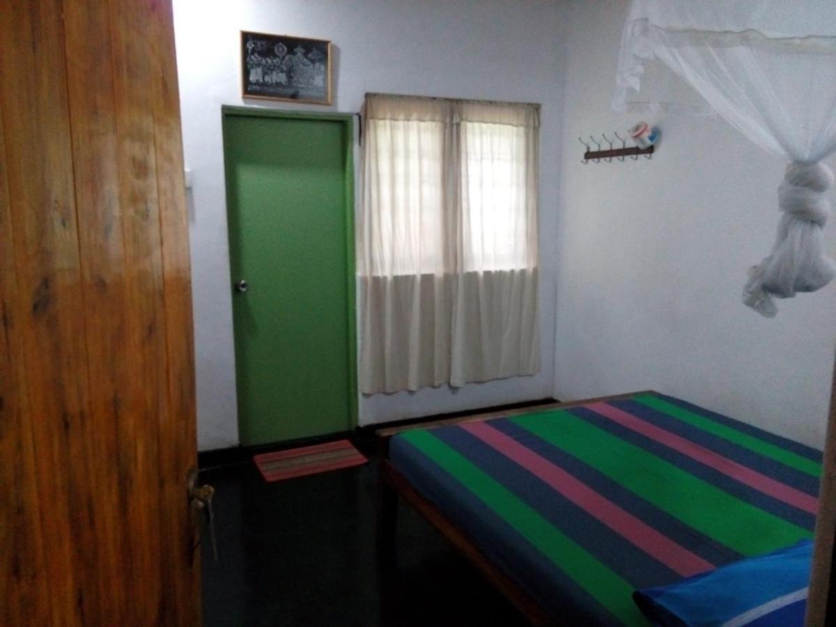 Lake House Homestay Anuradhapura Eksteriør billede