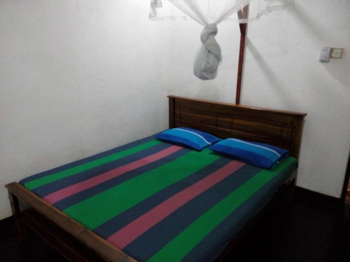 Lake House Homestay Anuradhapura Eksteriør billede