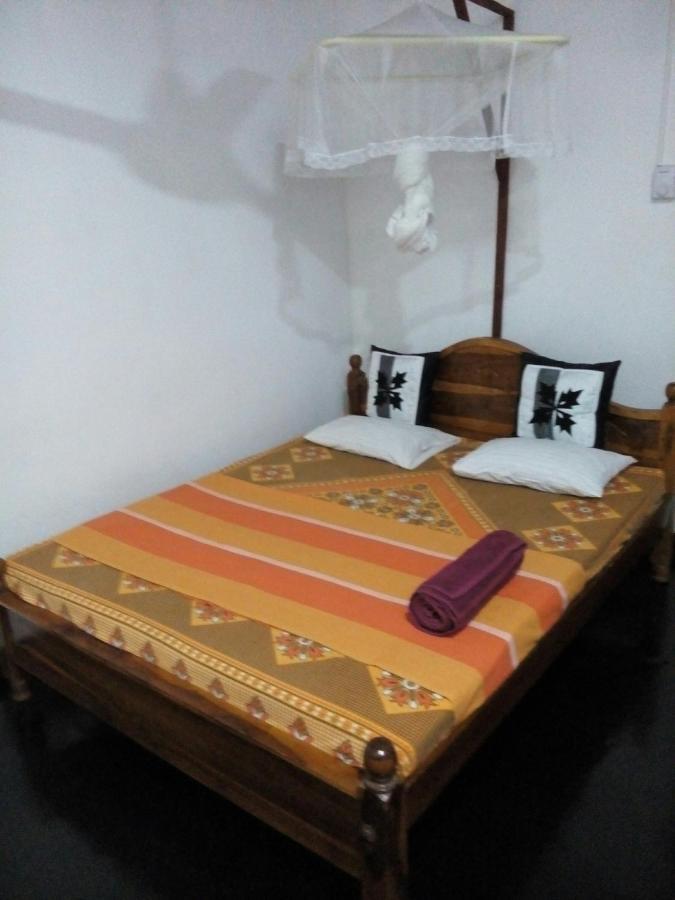 Lake House Homestay Anuradhapura Eksteriør billede
